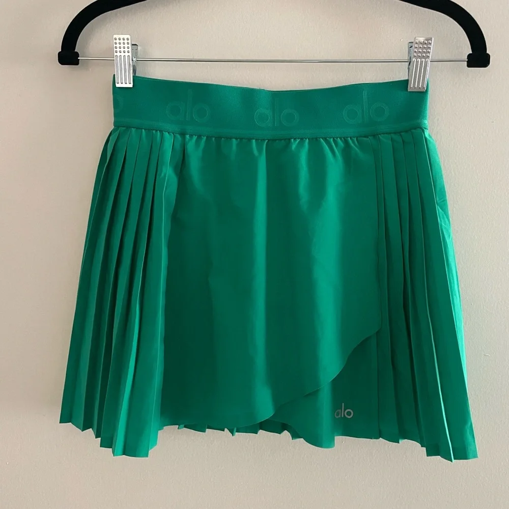 Alo Yoga Skirt - Picture 1 of 2